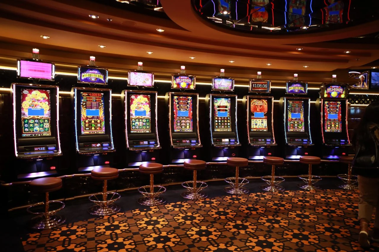vf6 — Không gian giải trí trực tuyến chính thức với Live Casino và slot